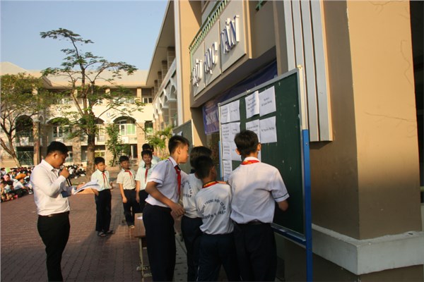 Chi Đoàn trường Nguyễn Thị Thập sinh hoạt học sinh ý nghĩa ngày Quốc tế phụ nữ 8/3